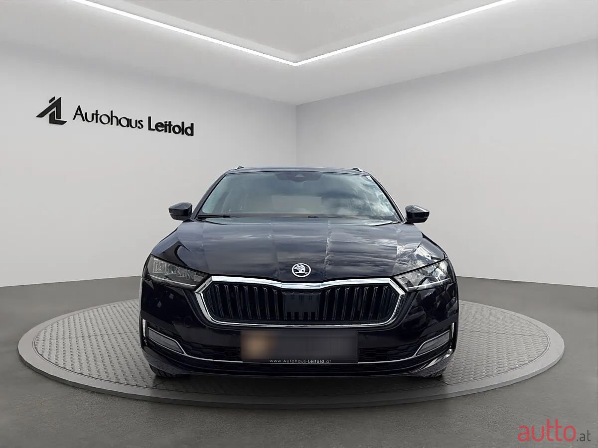 2023' Skoda Octavia photo #2
