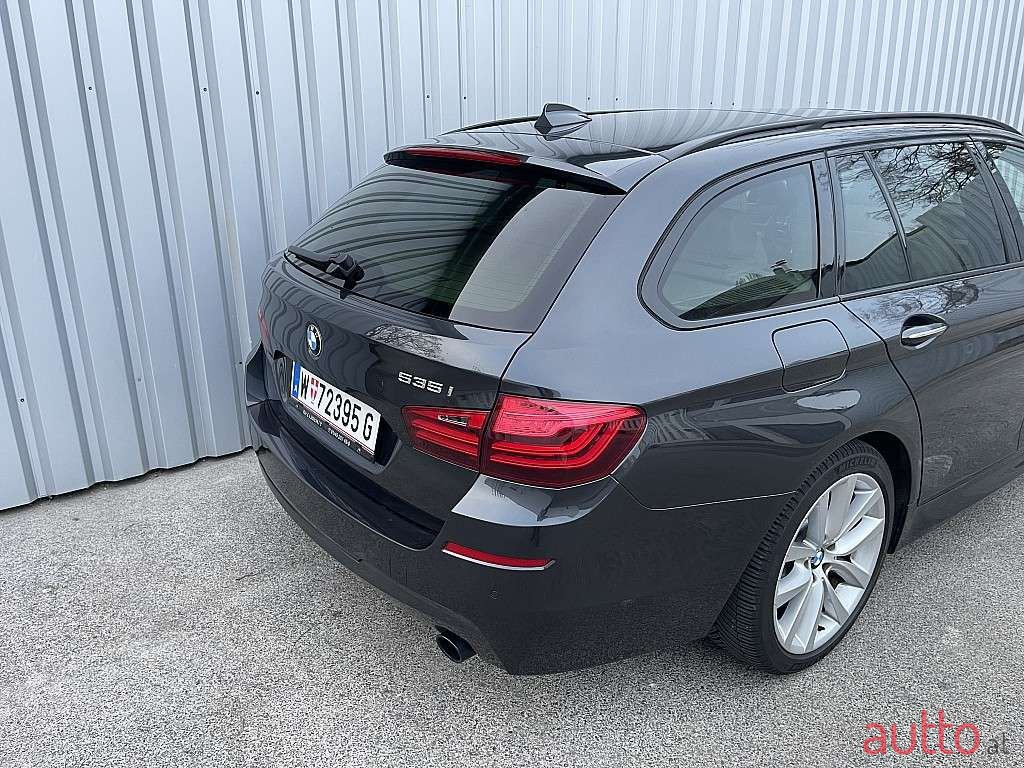 2011' BMW 5Er-Reihe photo #5