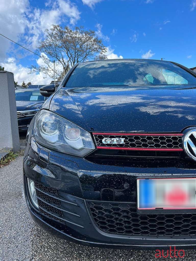 2009' Volkswagen Golf photo #3