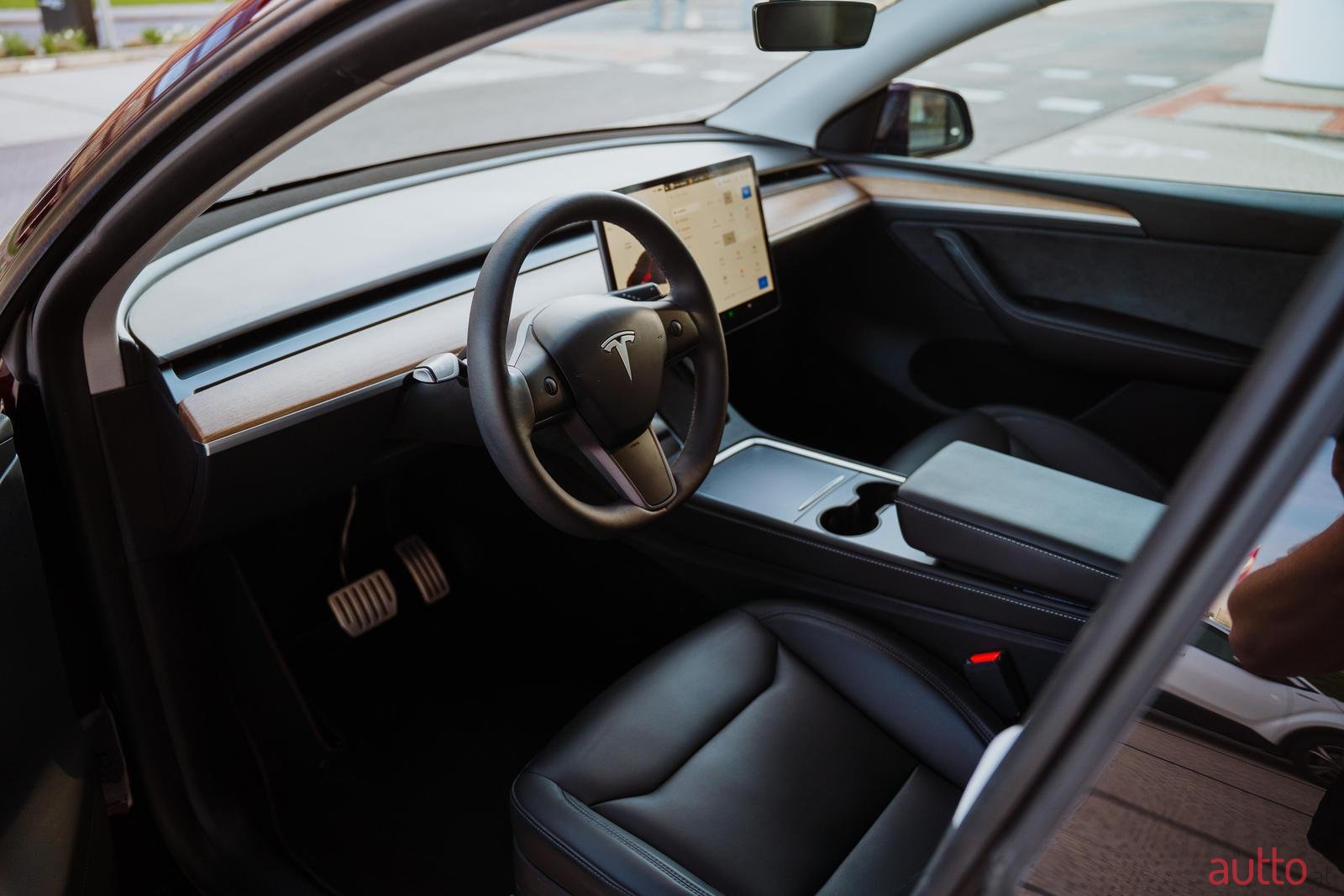 2023' Tesla Model Y Performance photo #4