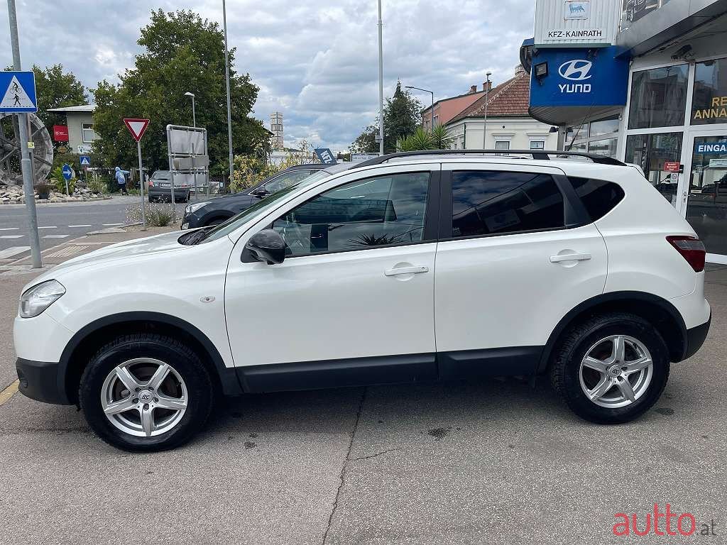 2013' Nissan Qashqai photo #2