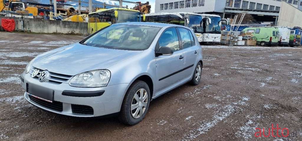 2006' Volkswagen Golf photo #2