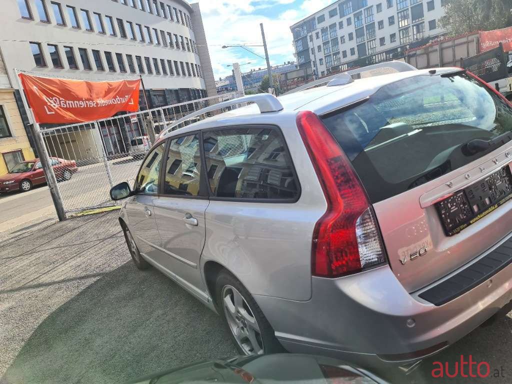 2012' Volvo V50 photo #6