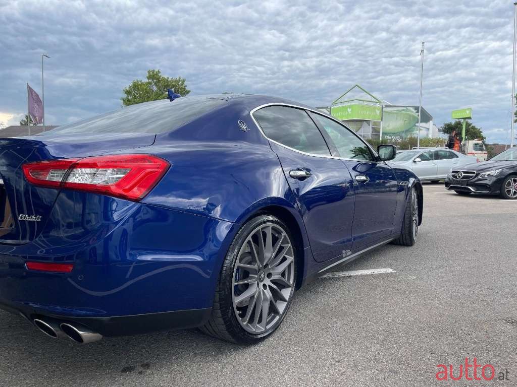 2014' Maserati Ghibli photo #5