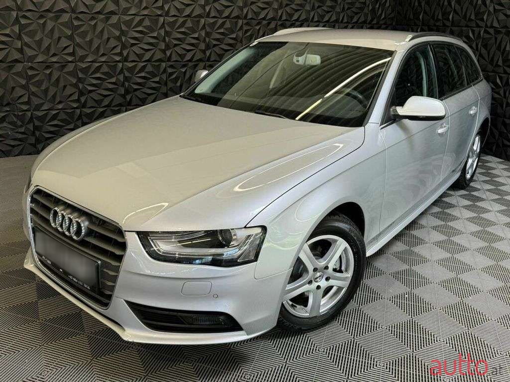 2012' Audi A4 photo #1