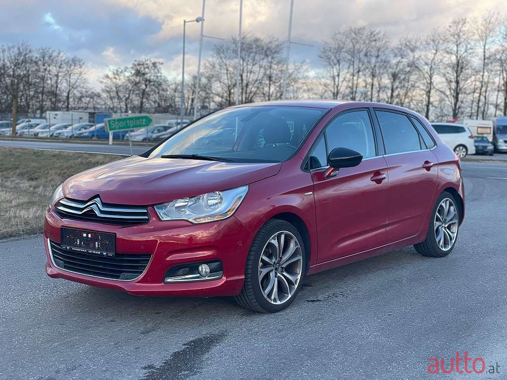 2011' Citroen C4 photo #3