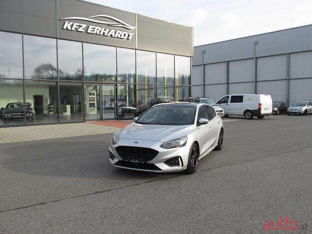 2020' Ford Focus photo #1