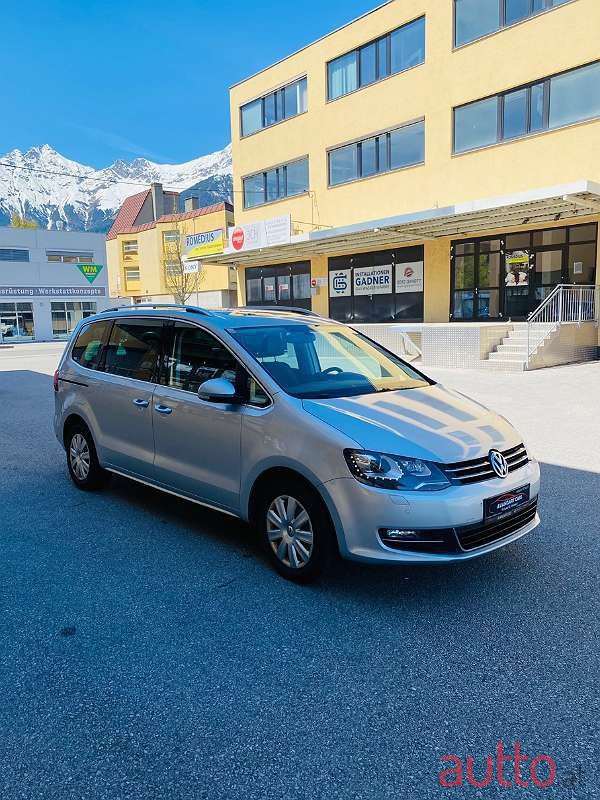 2011' Volkswagen Sharan photo #3