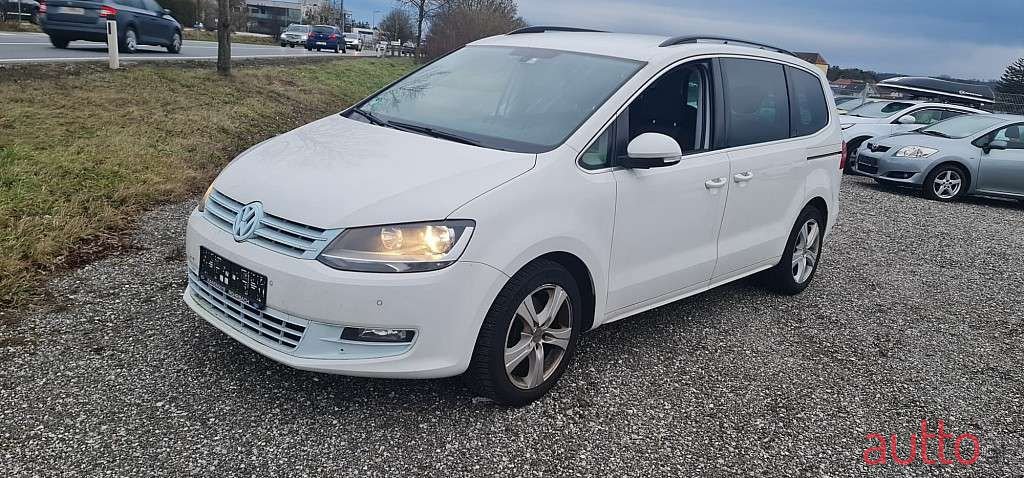 2012' Volkswagen Sharan photo #1
