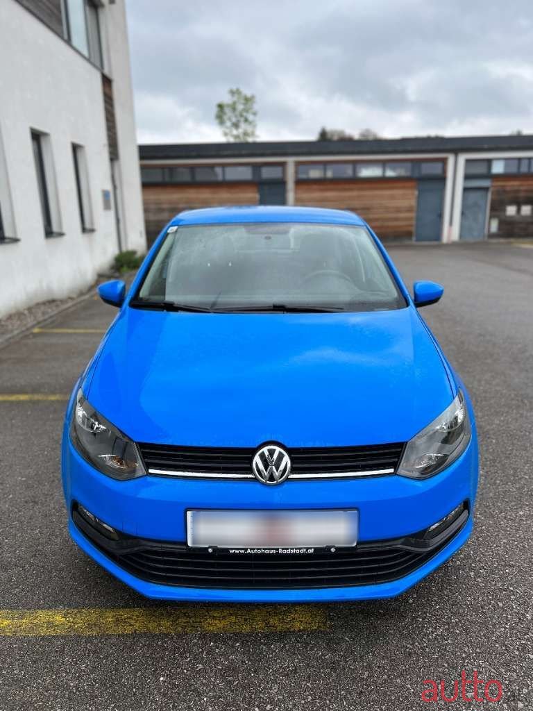 2015' Volkswagen Polo photo #2