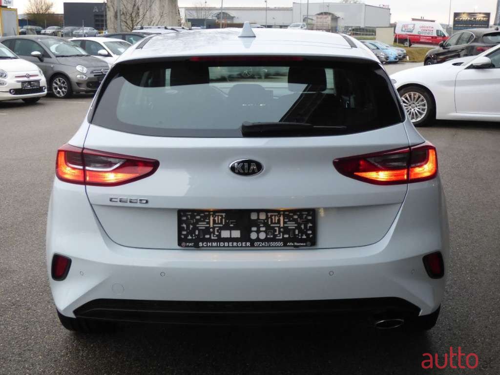 2022' Kia Ceed photo #3