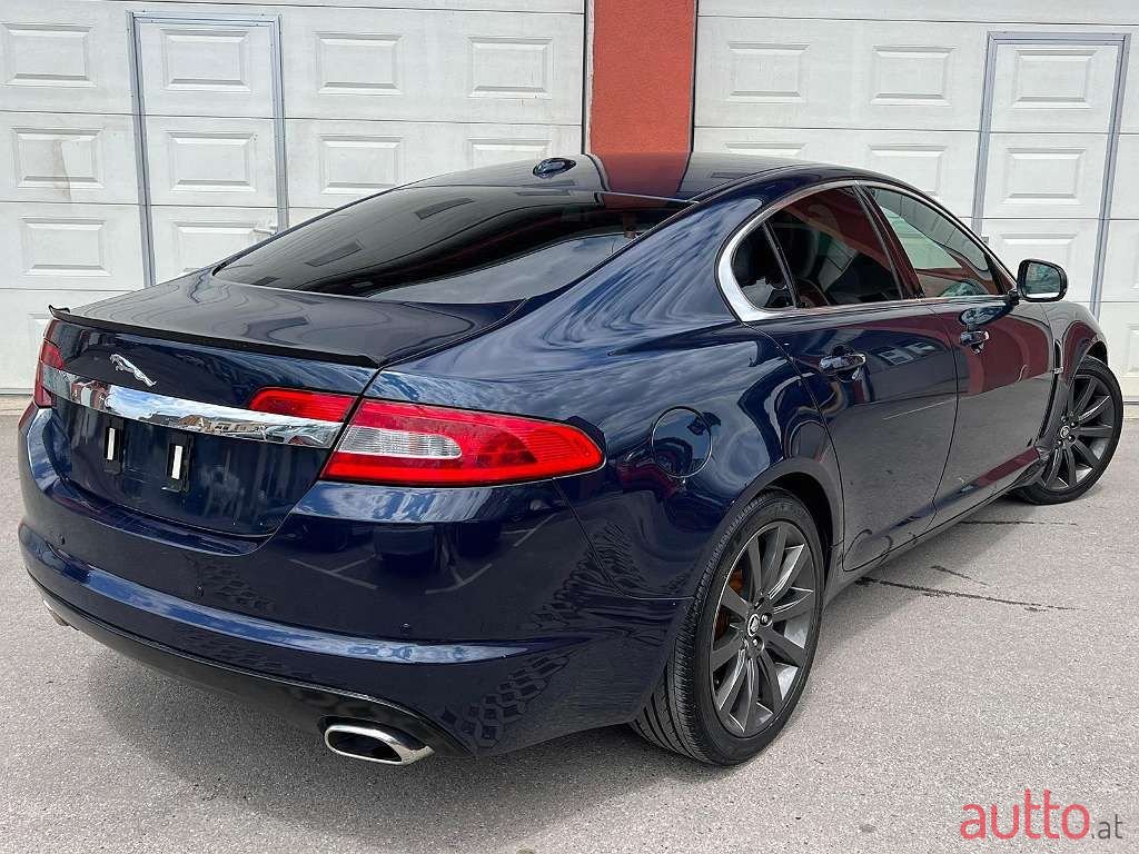 2011' Jaguar XF photo #4