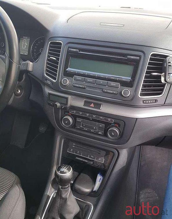 2011' Volkswagen Sharan photo #1