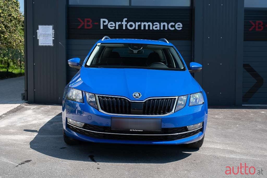 2019' Skoda Octavia photo #2