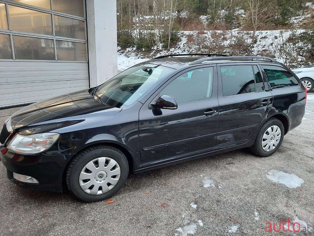 2012' Skoda Octavia photo #2