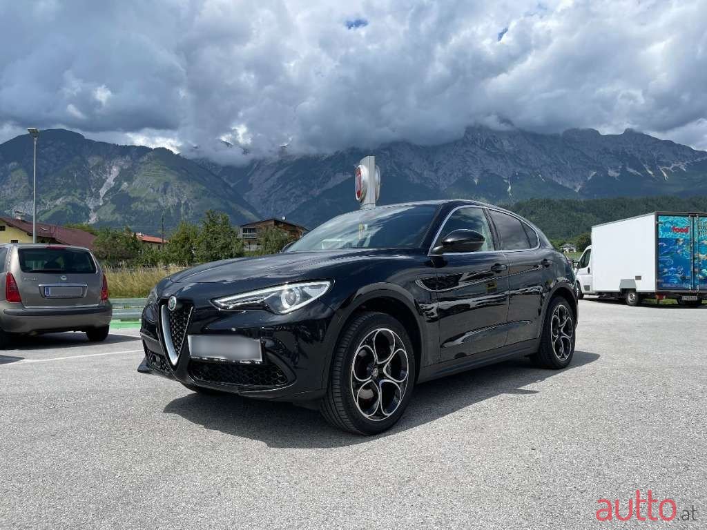 2019' Alfa Romeo Stelvio photo #2