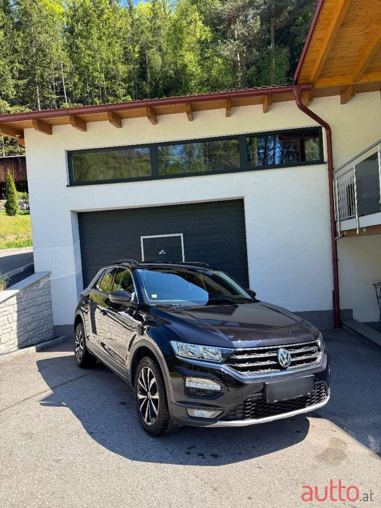 2020' Volkswagen T-Roc photo #1