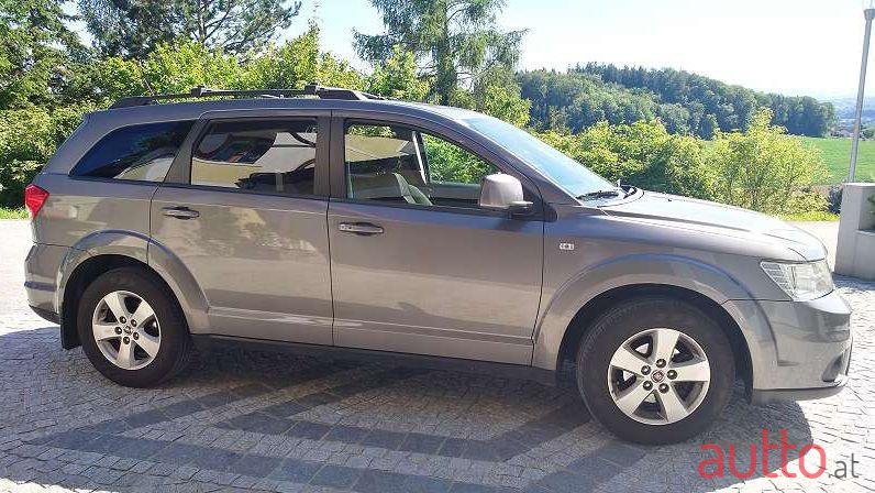 2012' Fiat Freemont photo #2