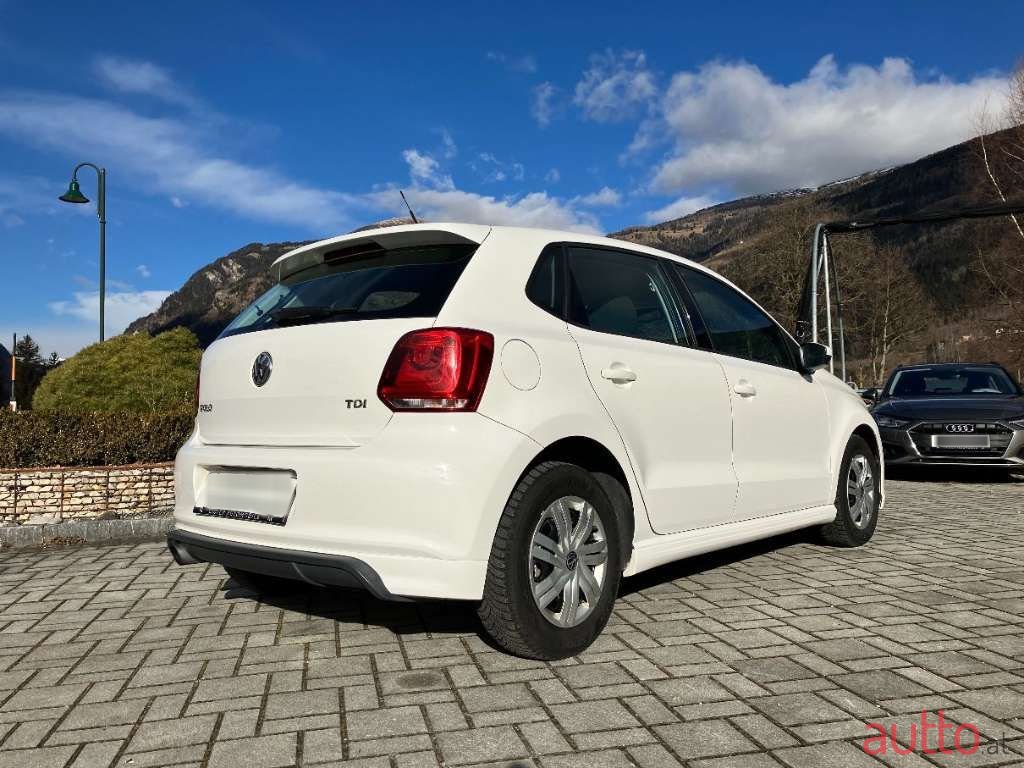 2012' Volkswagen Polo photo #5