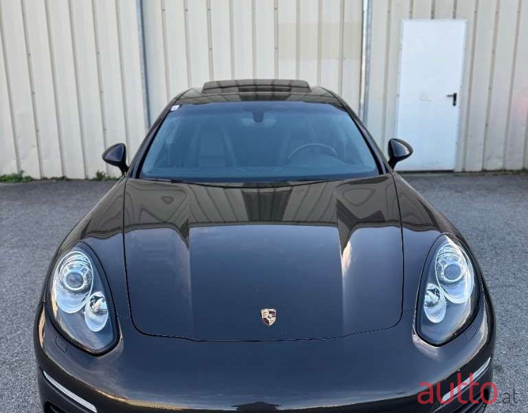 2013' Porsche Panamera photo #2