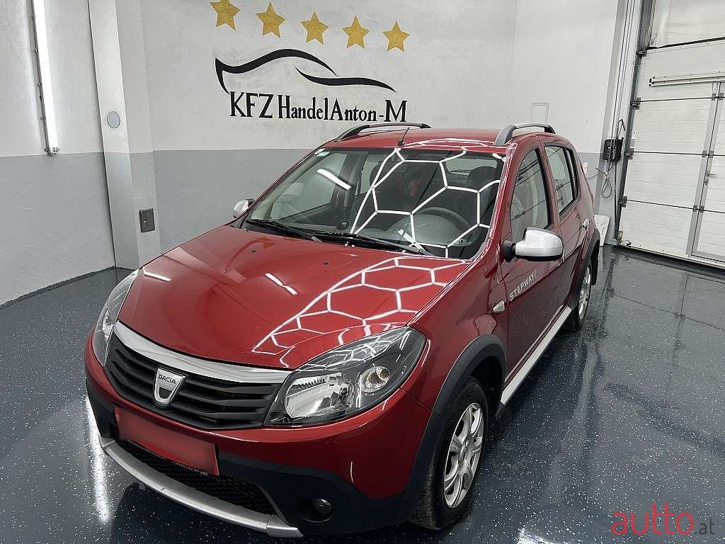 2012' Dacia Sandero photo #1