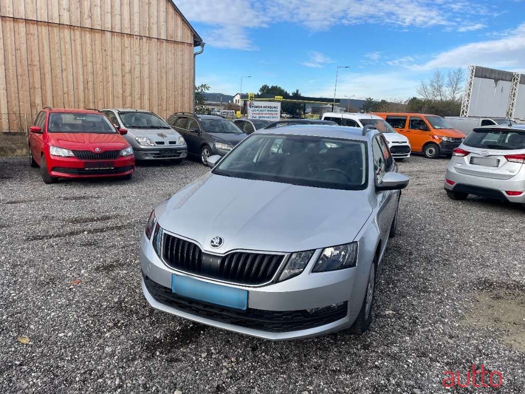2019' Skoda Octavia photo #1