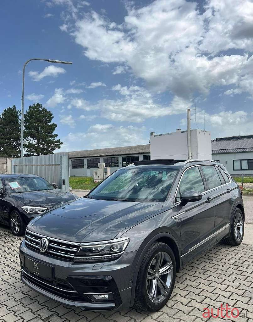 2018' Volkswagen Tiguan photo #1