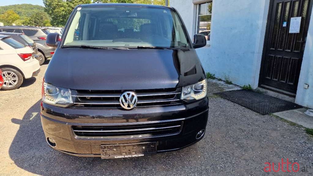 2013' Volkswagen Multivan photo #1