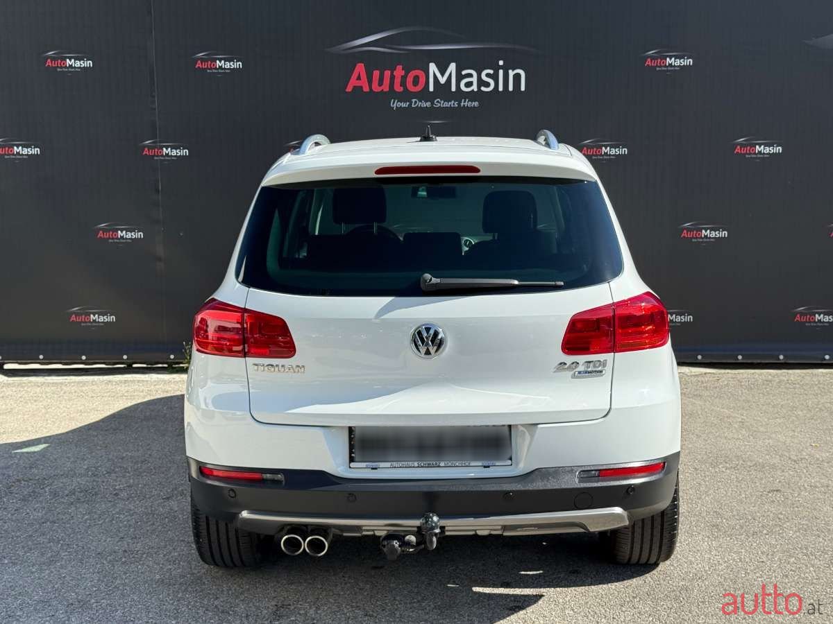2016' Volkswagen Tiguan photo #4