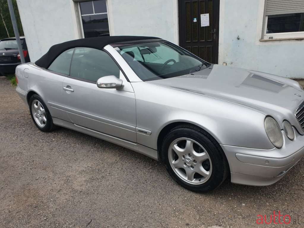2002' Mercedes-Benz Clk-Klasse photo #2