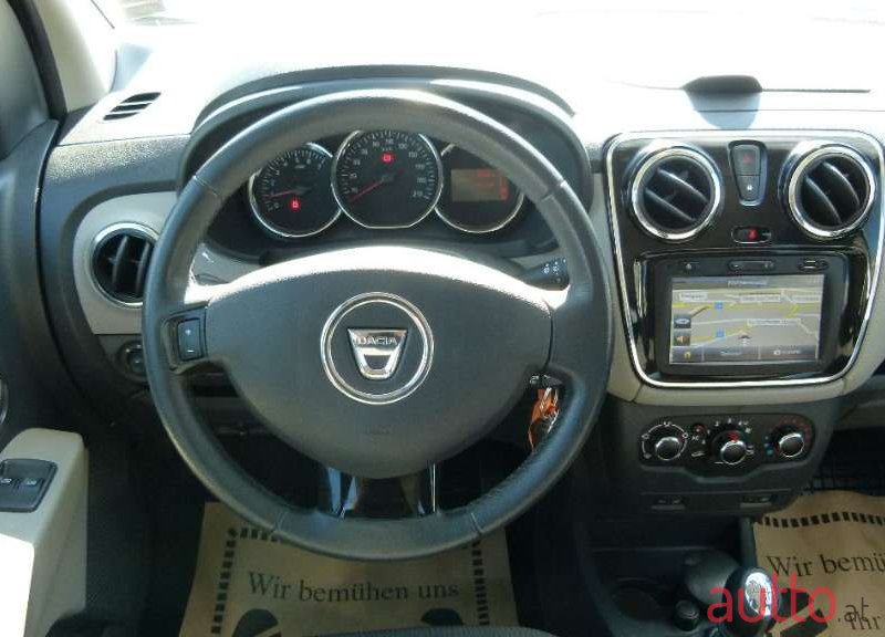 2012' Dacia Lodgy photo #3