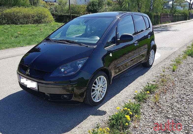 2008' Mitsubishi Colt photo #1