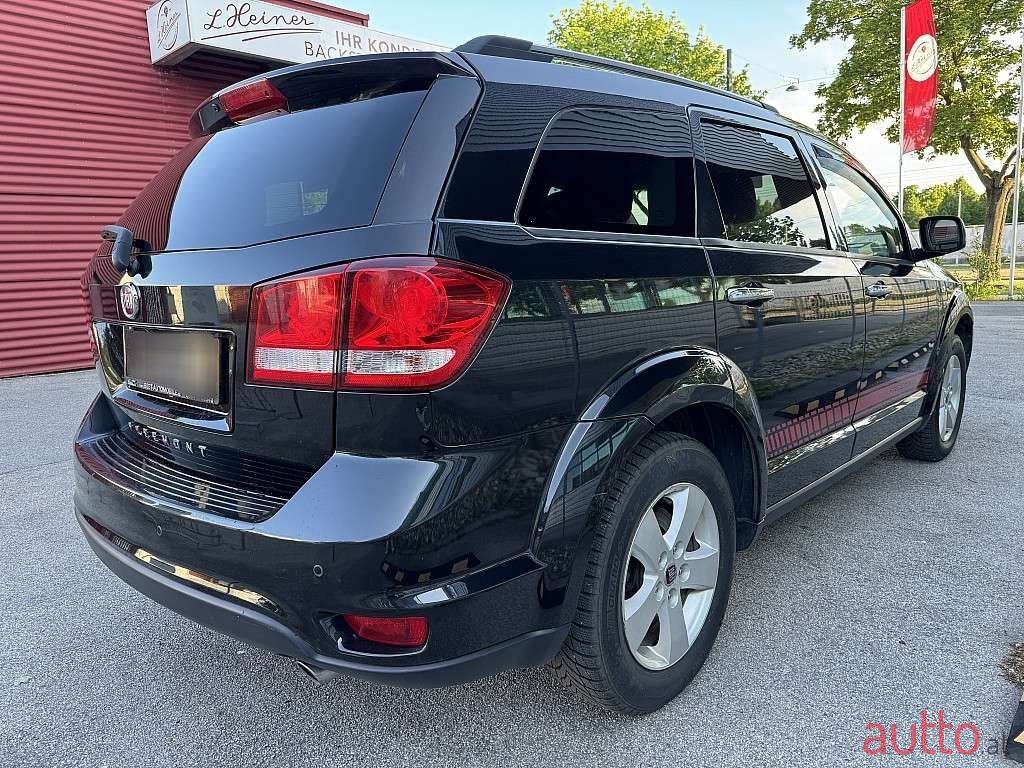 2014' Fiat Freemont photo #6