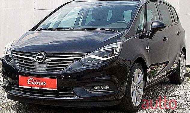 2019' Opel Zafira photo #1