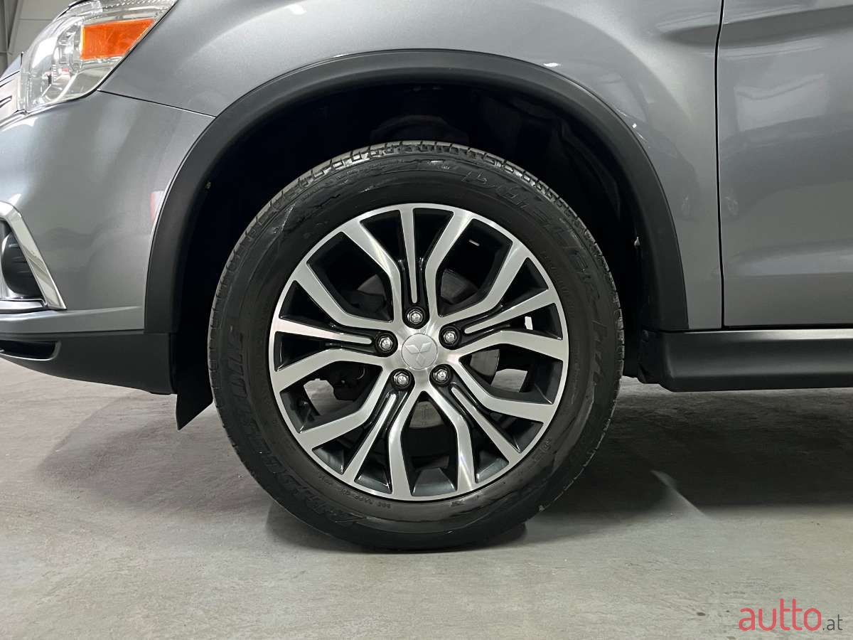 2019' Mitsubishi ASX photo #5