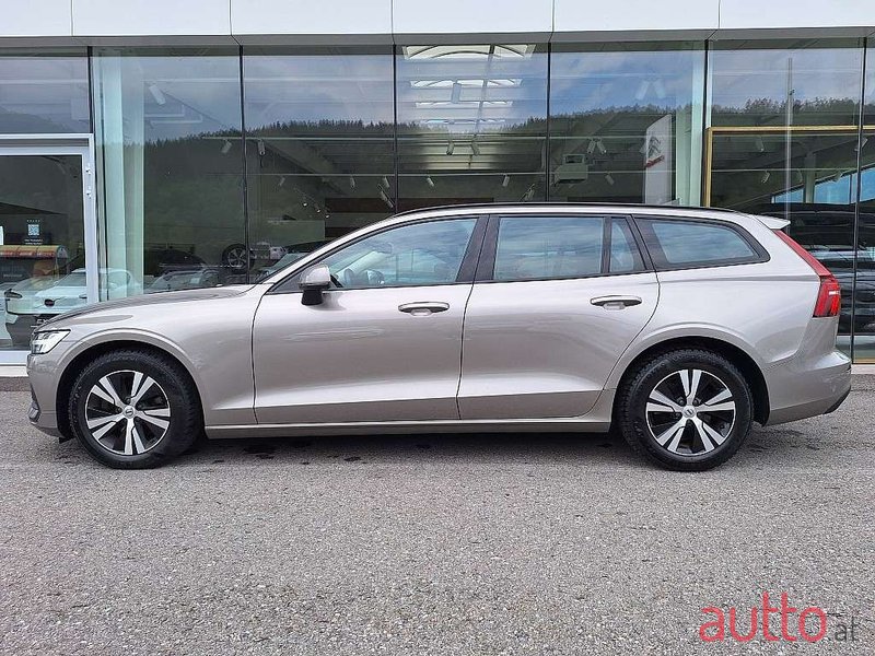 2020' Volvo V60 photo #3