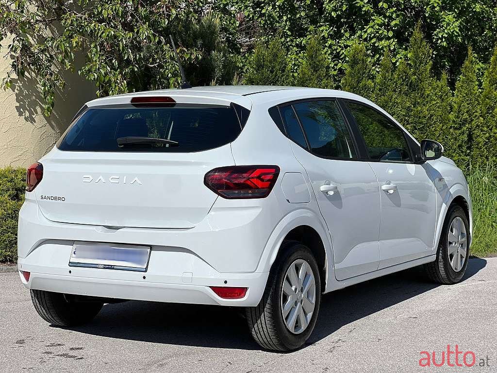 2023' Dacia Sandero photo #2