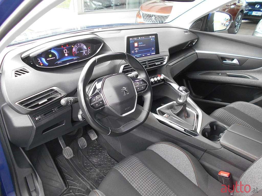 2018' Peugeot 3008 photo #2