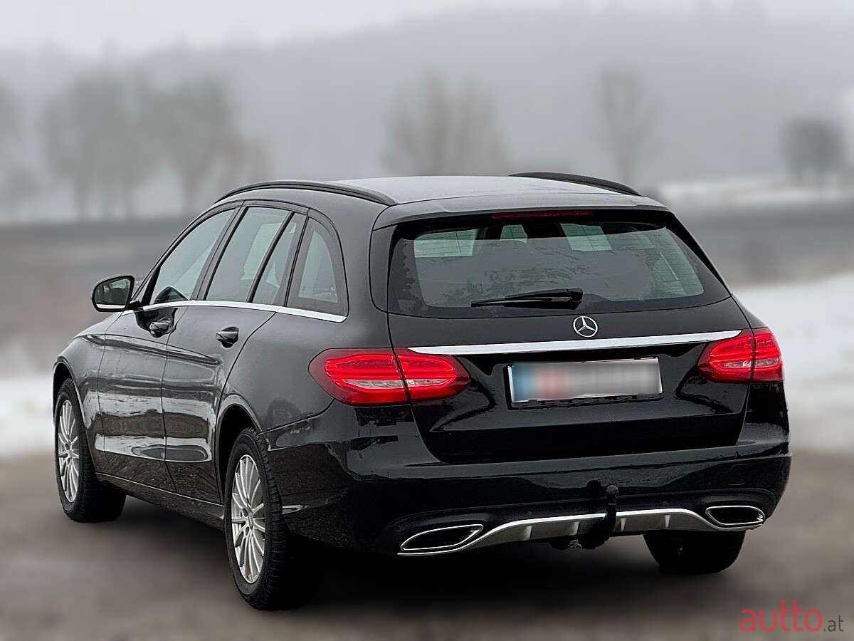 2015' Mercedes-Benz C-Klasse photo #3