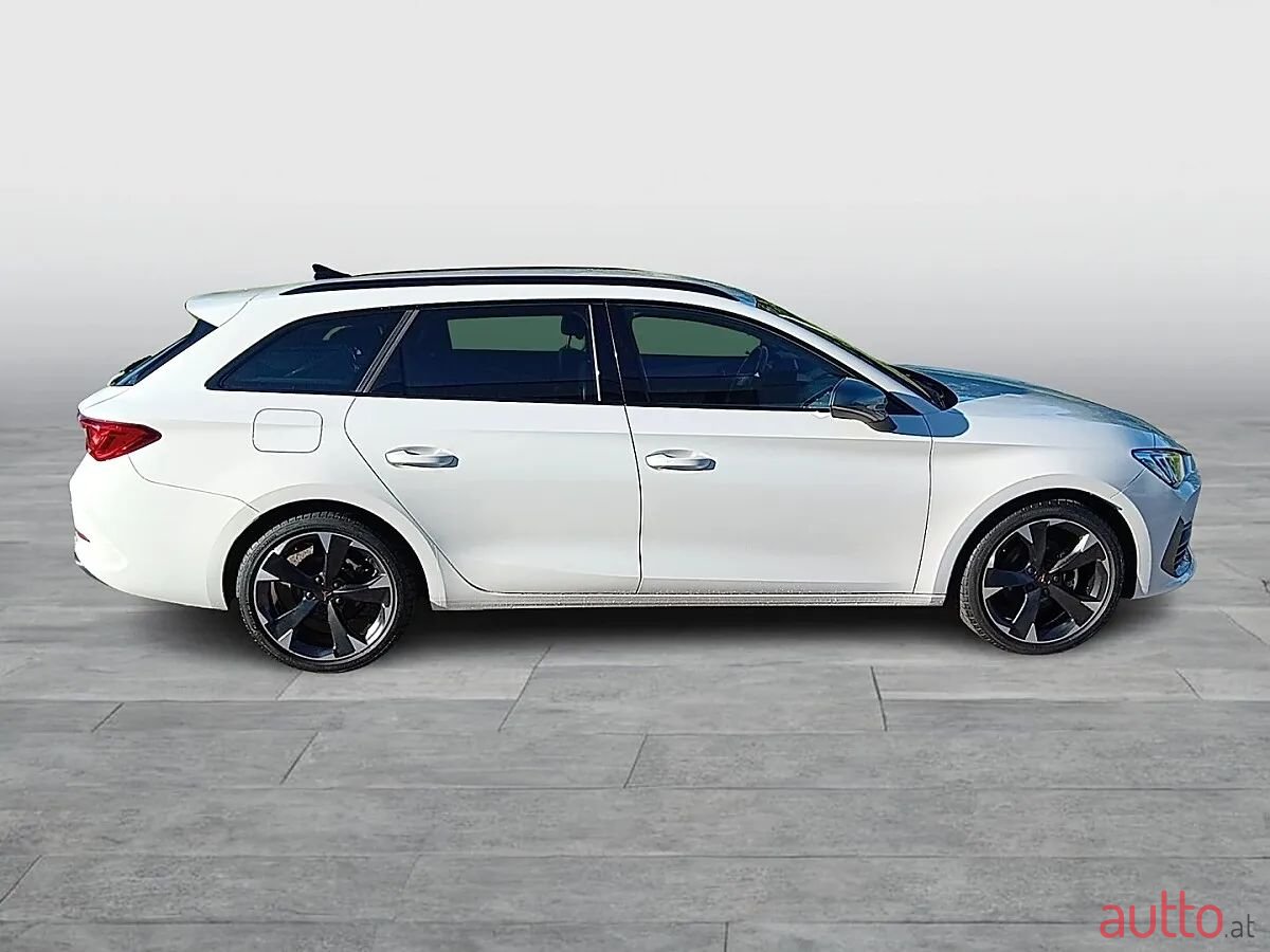 2023' Cupra Leon photo #6