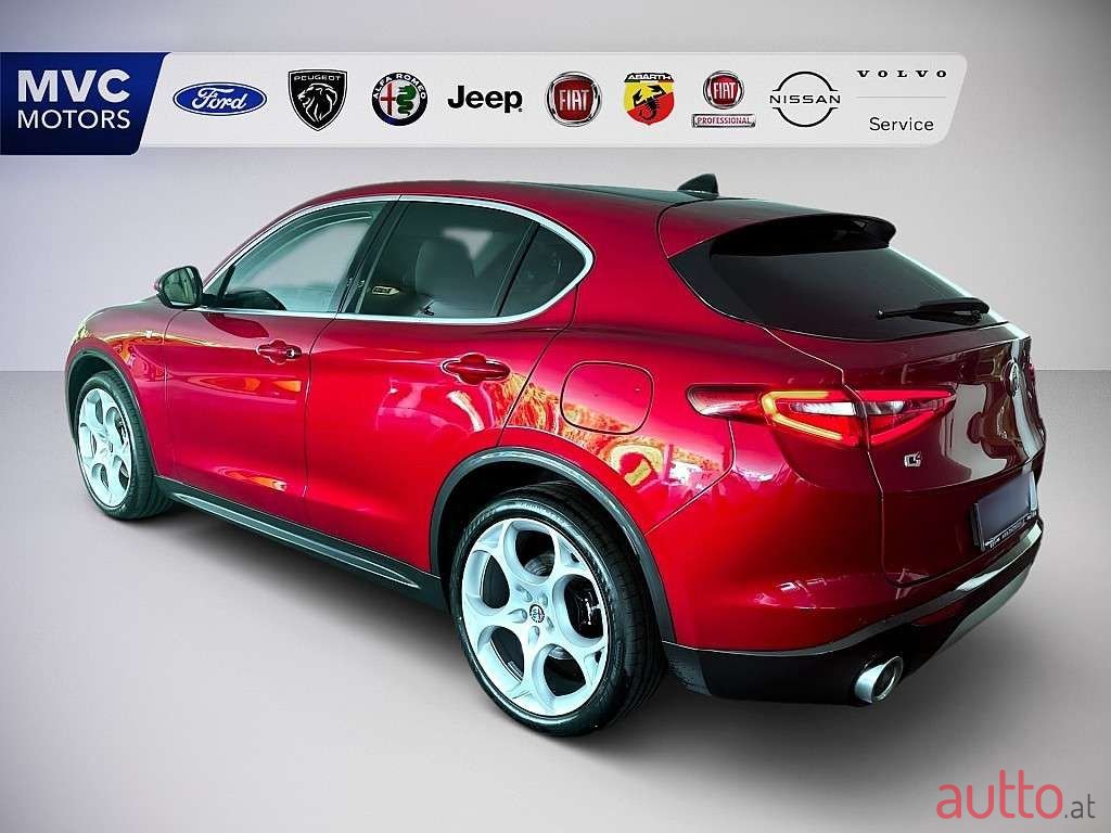 2022' Alfa Romeo Stelvio photo #5