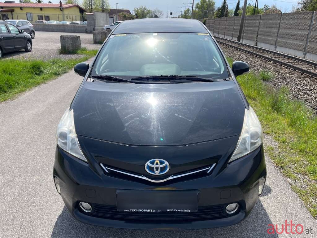 2013' Toyota Prius photo #4