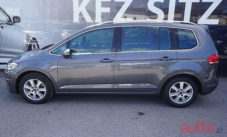 2015' Volkswagen Touran photo #1