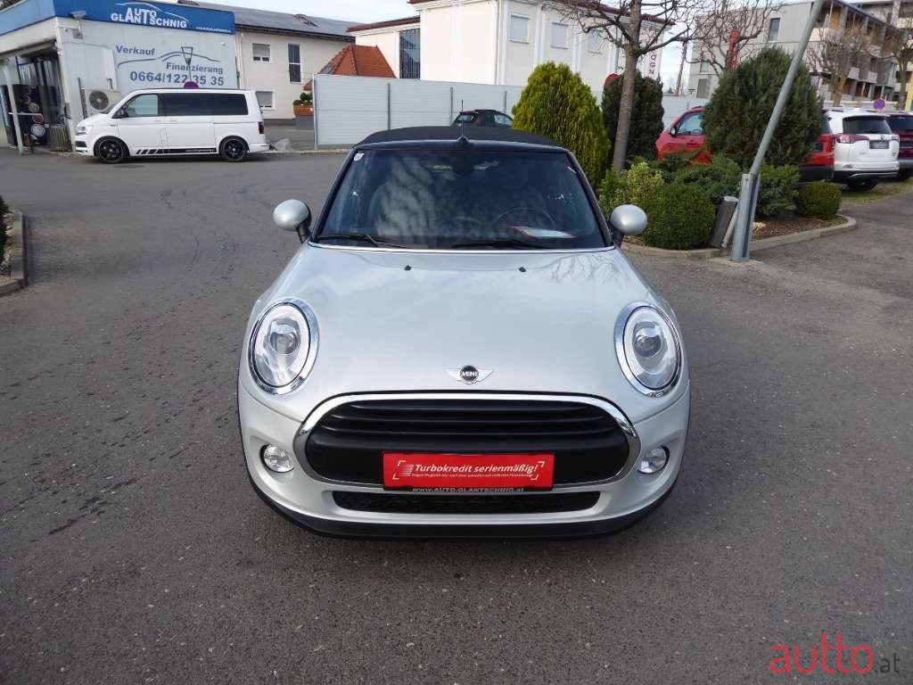 2017' MINI Cabrio photo #6