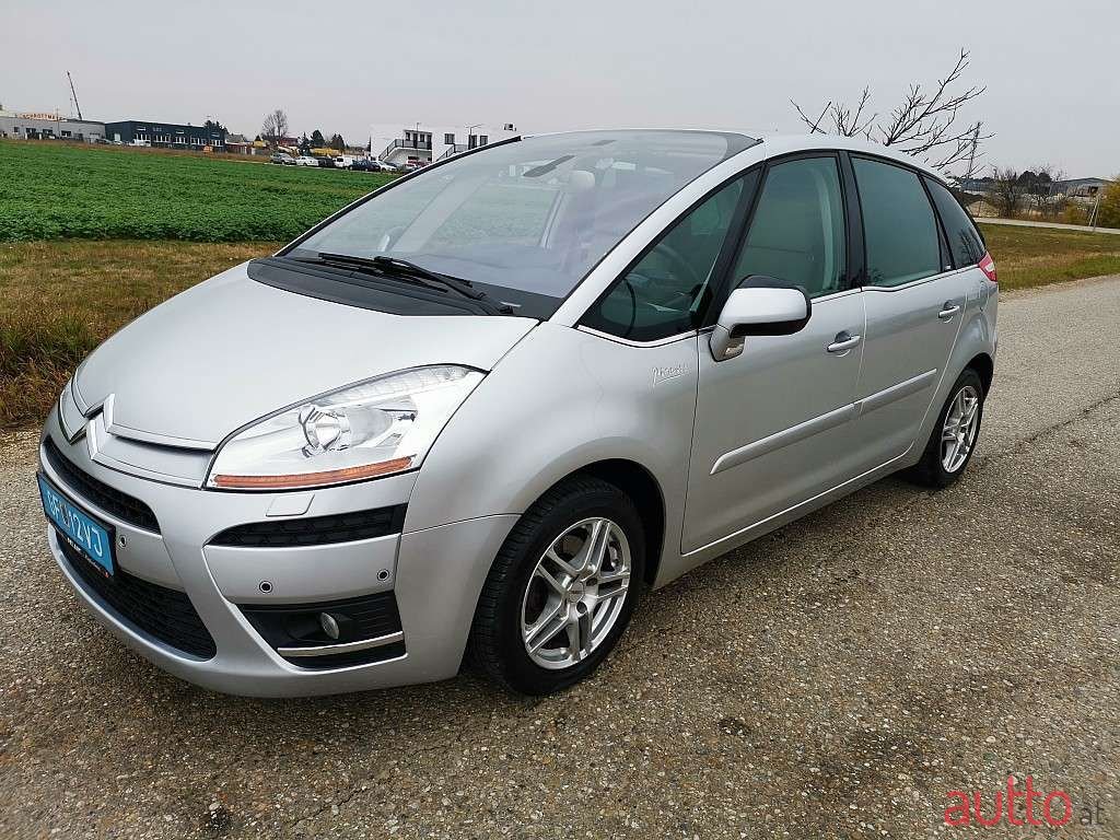 2009' Citroen C4 Picasso photo #3