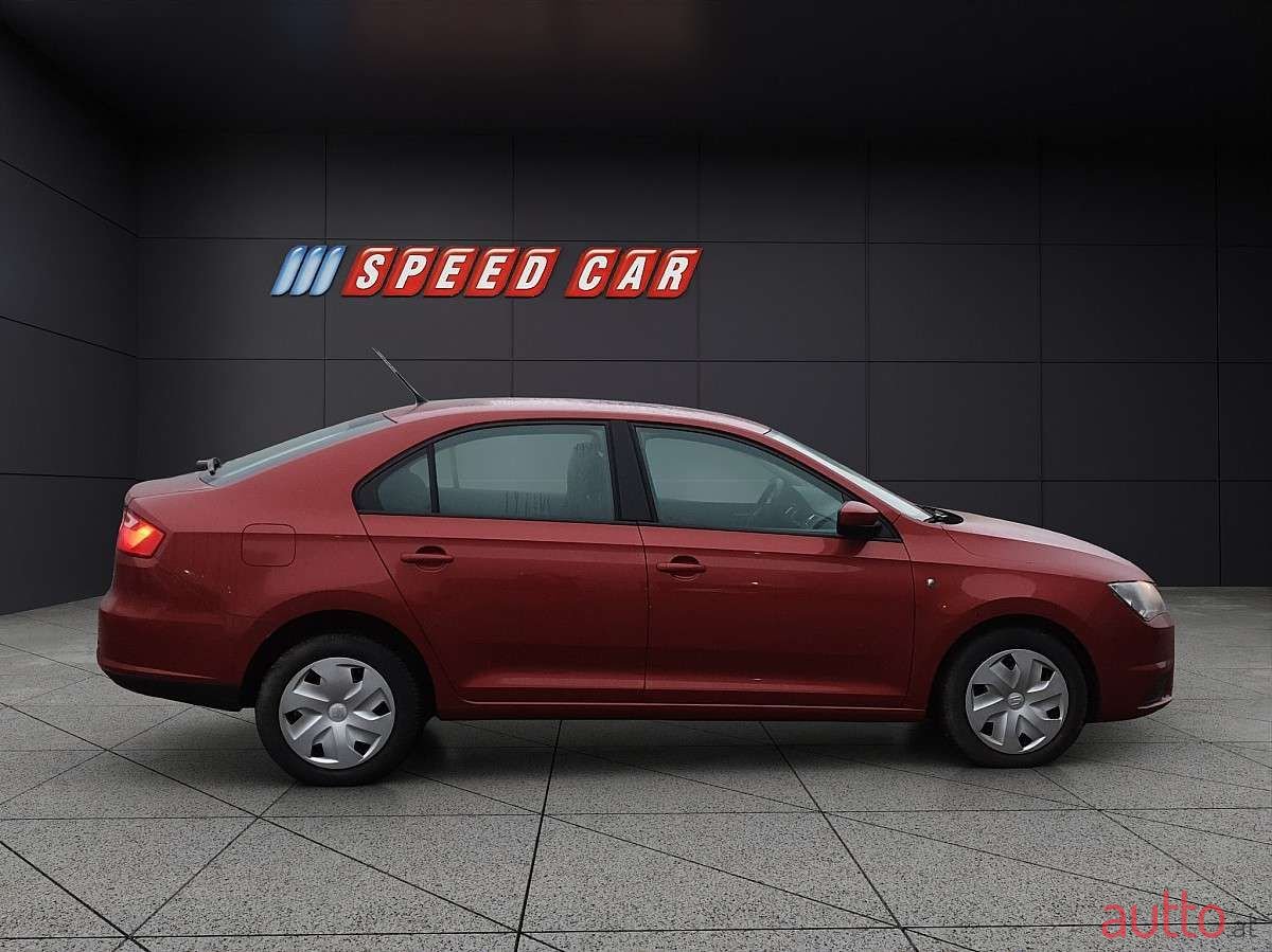 2013' SEAT Toledo photo #2