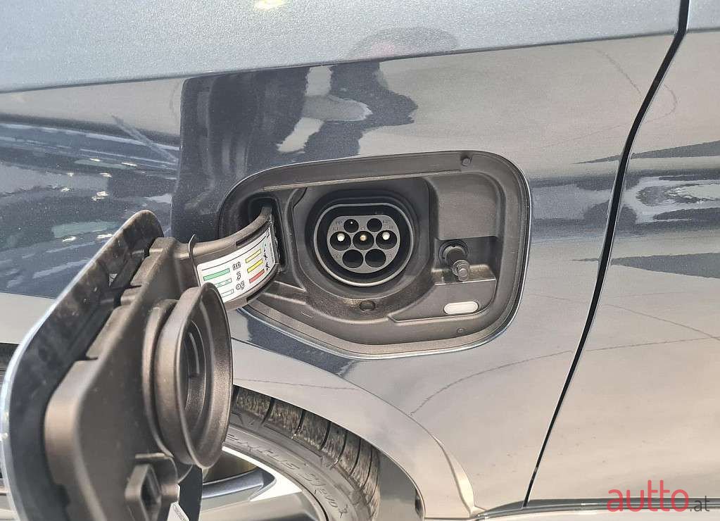 2023' Cupra Leon photo #4