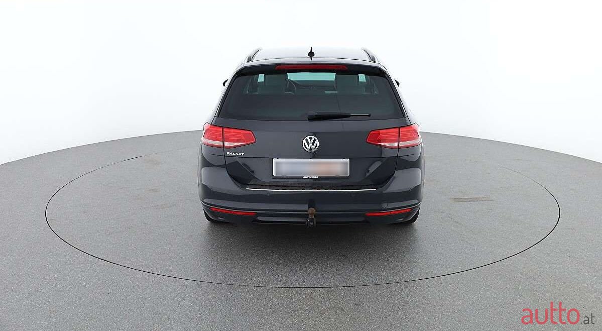 2019' Volkswagen Passat photo #4