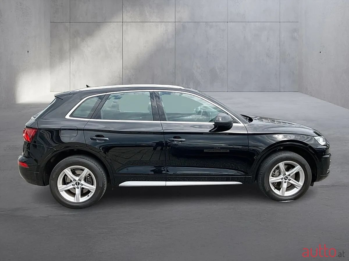 2020' Audi Q5 photo #6