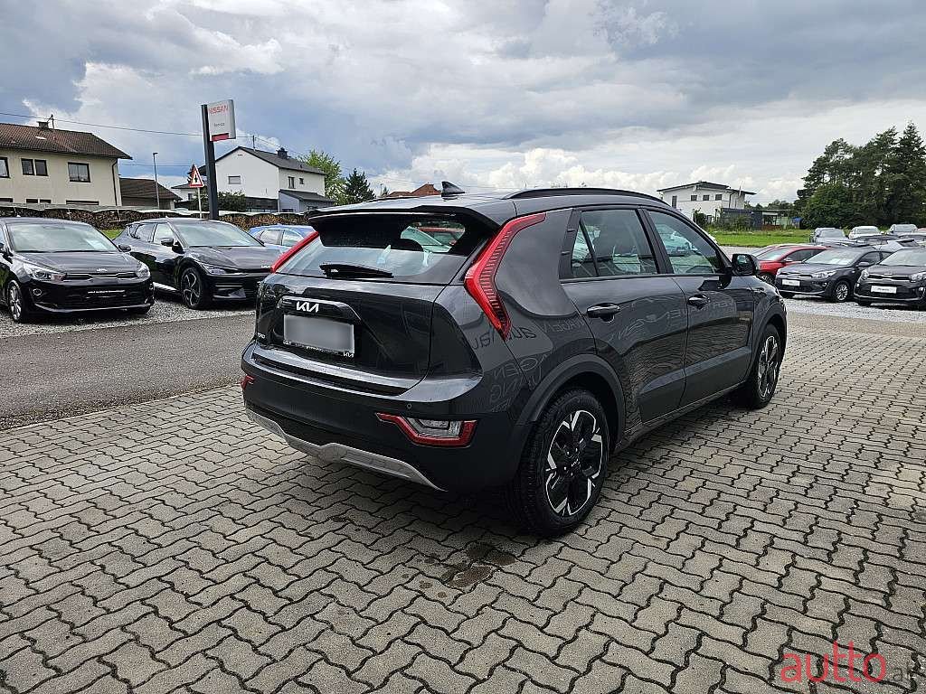2023' Kia Niro photo #3